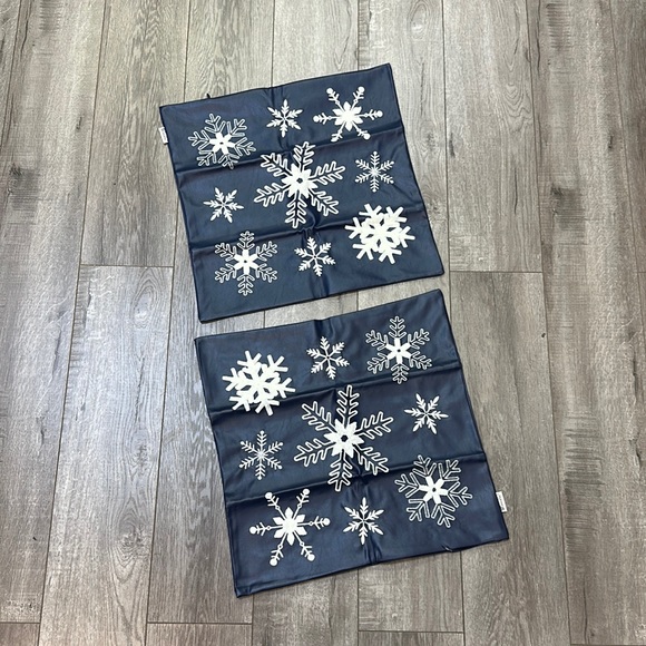 Brawarm Pack of 2 navy blue snowflake pillow cases zip up square sofa living new - Picture 1 of 4